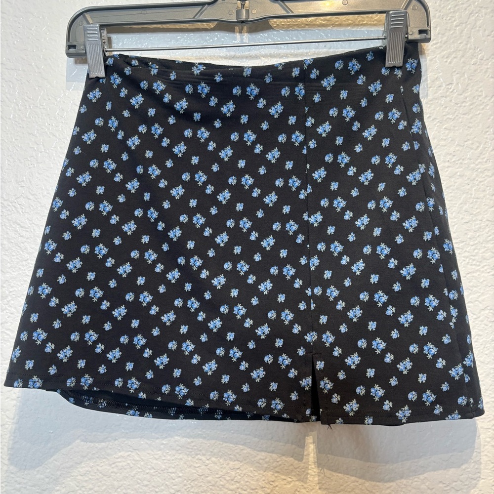 American Eagle Outfitters gray and Blue Floral A-Line Skirt